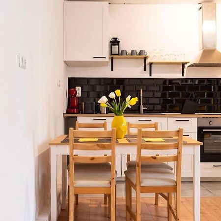 2 Bedroom In Great Location In Kreuzberg Berlim Exterior foto
