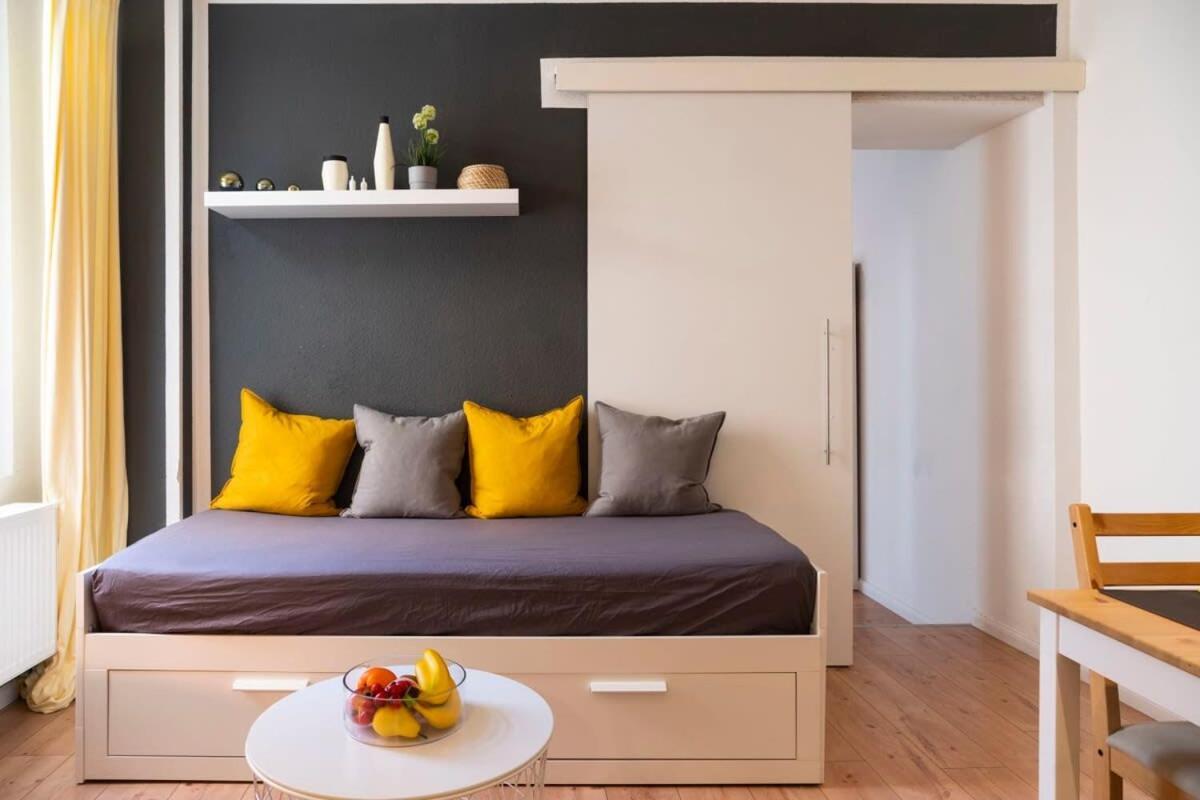 2 Bedroom In Great Location In Kreuzberg Berlim Exterior foto