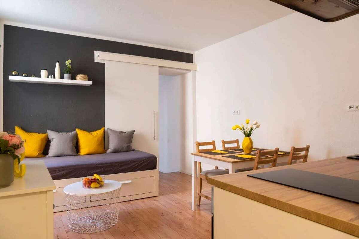 2 Bedroom In Great Location In Kreuzberg Berlim Exterior foto