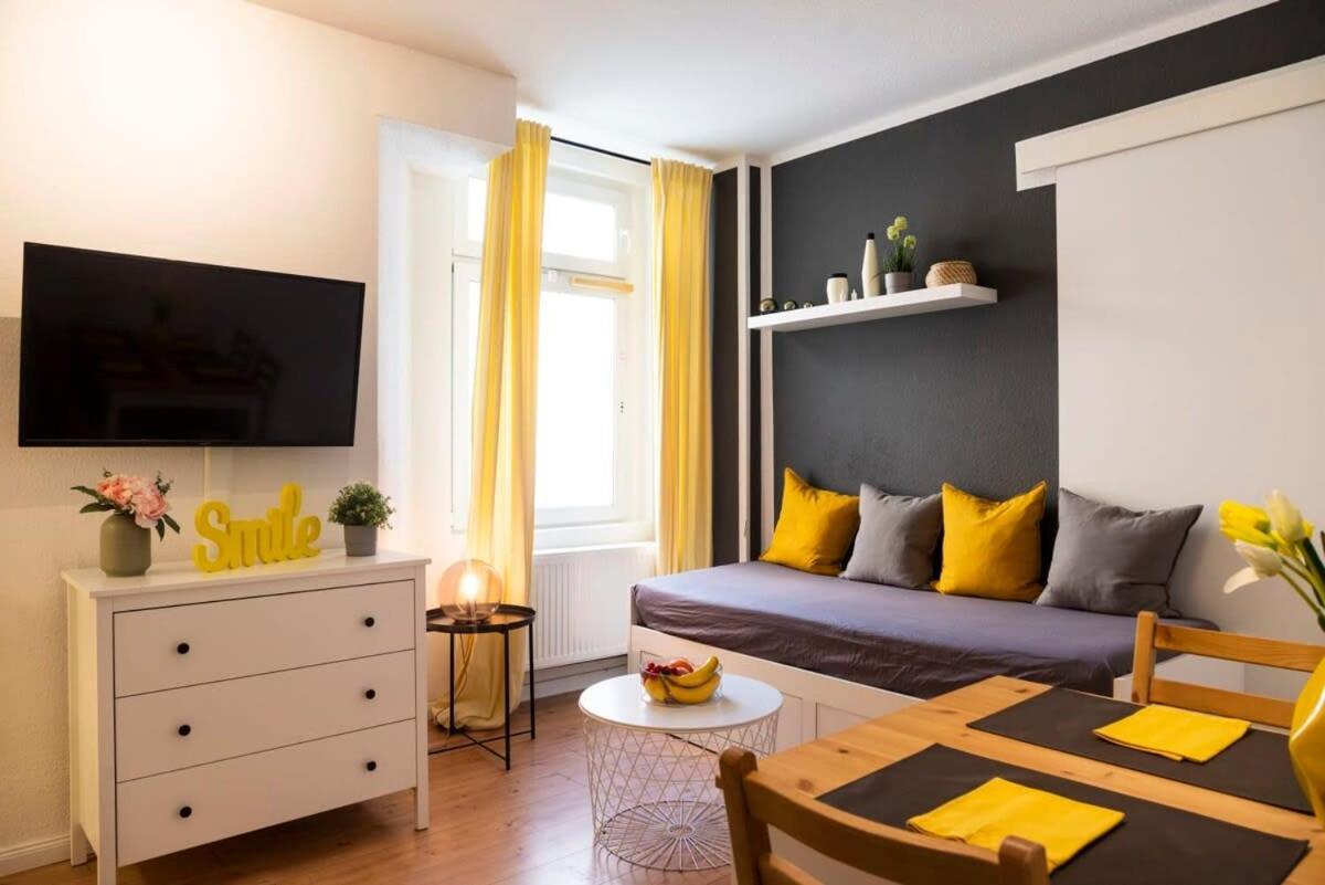 2 Bedroom In Great Location In Kreuzberg Berlim Exterior foto