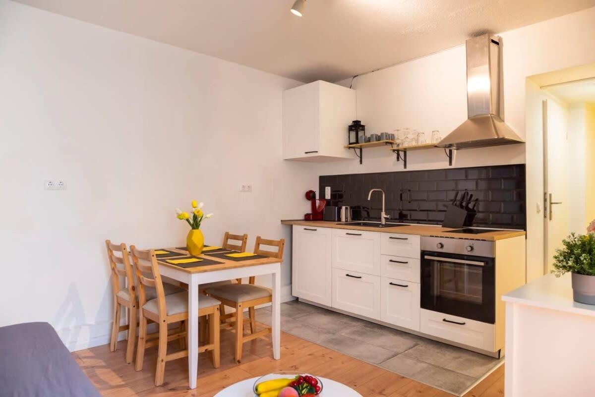 2 Bedroom In Great Location In Kreuzberg Berlim Exterior foto